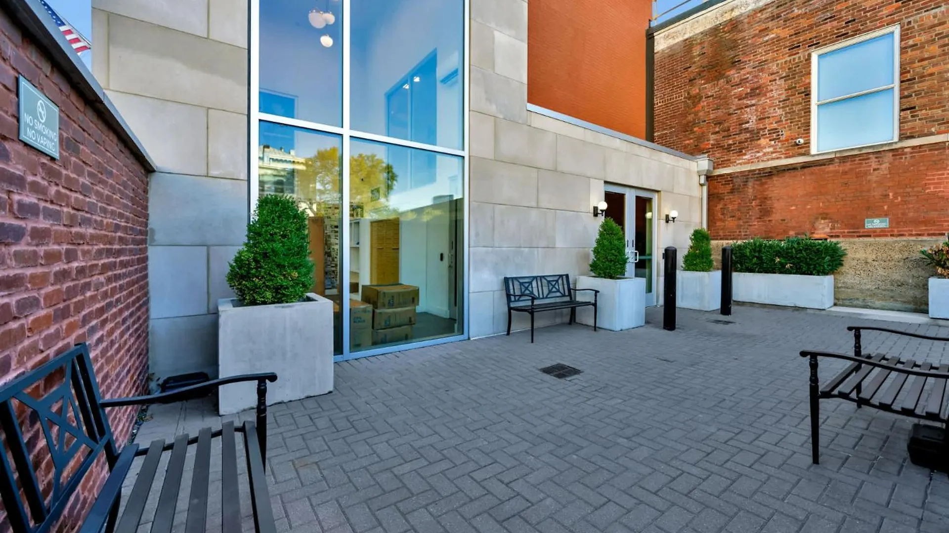 Bright And Modern Studio In Louisville # 306 0*,